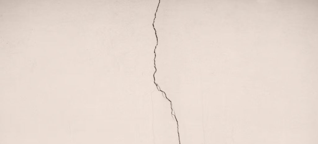 How to Fix Cracks on the Wall2