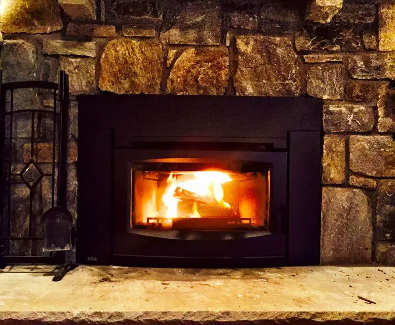 Do direct vent gas fireplaces need a chimney