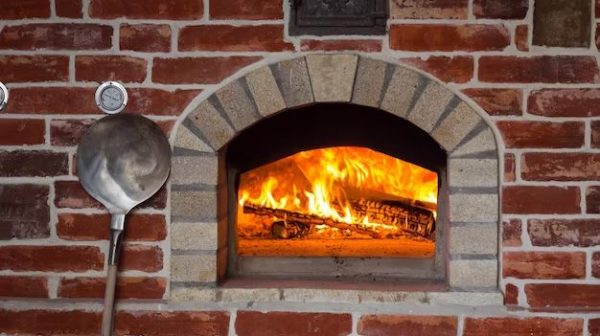 Can outdoor pizza oven be used for fireplace?