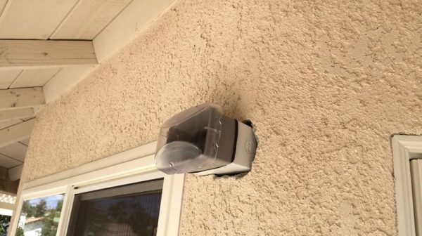 Can you convert an outdoor light to a plug?