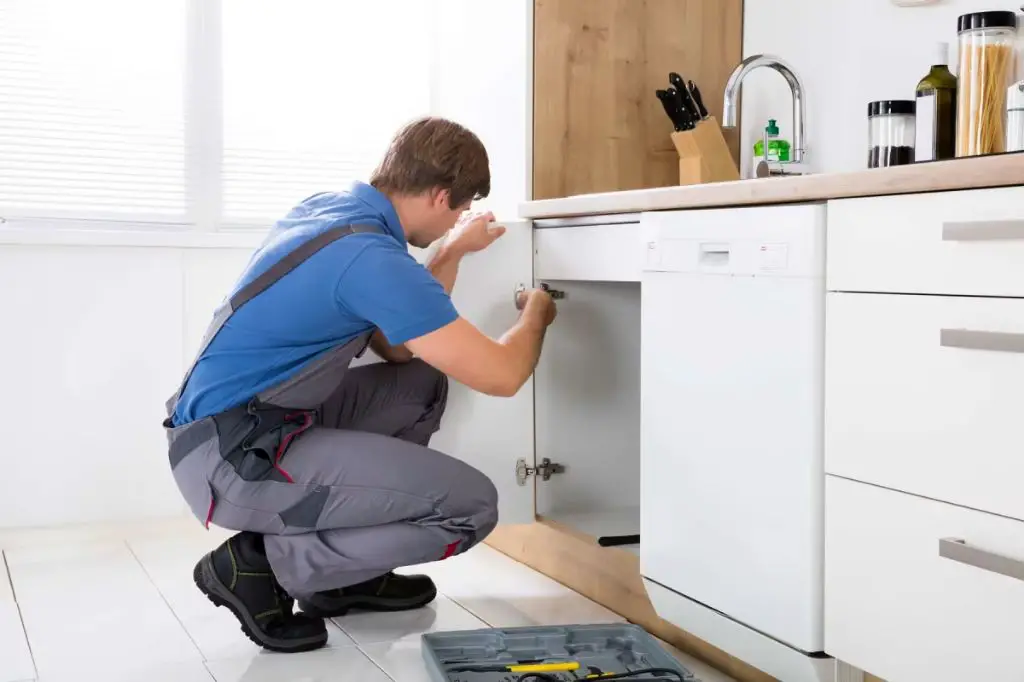 How much does it cost to replace the bottom of a kitchen cabinet