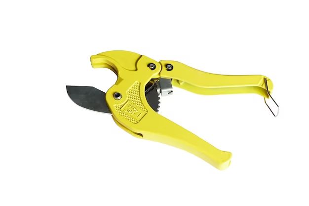 How do you use a plastic pipe cutter