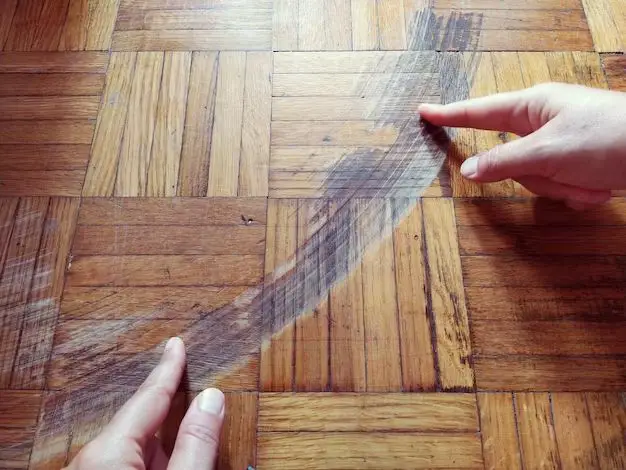 What happens if you scratch vinyl flooring