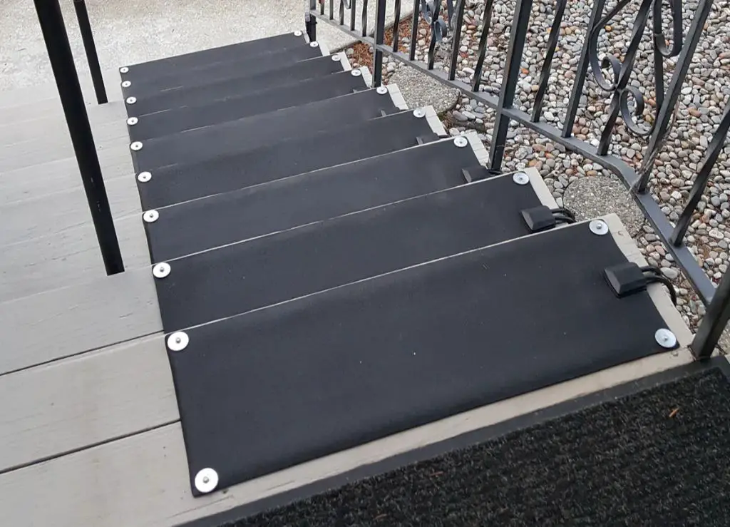 Can HeatTrak mats be used on composite decking