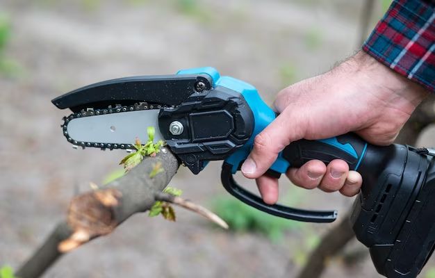 What is the benefit of a mini chainsaw