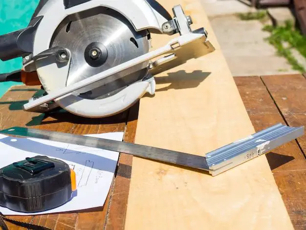 How do you lower the depth on a circular saw