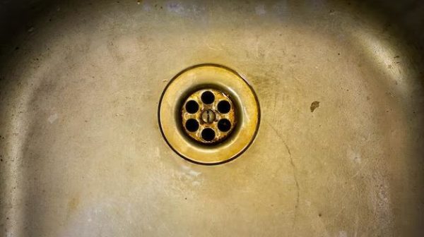 What metal does not rust in bathroom?