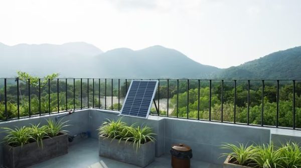 What is an alternative to solar outdoor lights?