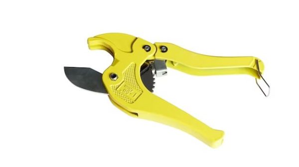 Are pipe cutters easy to use?