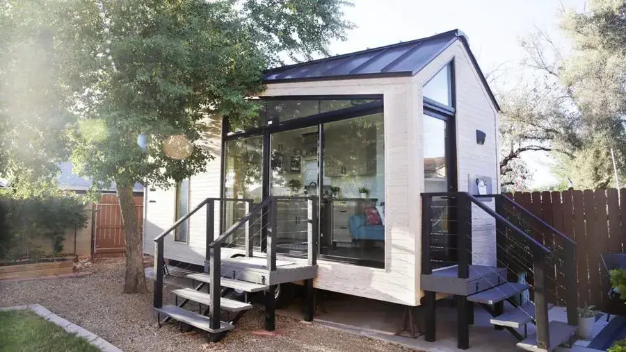 Is it cheaper to build a tiny house on wheels or foundation