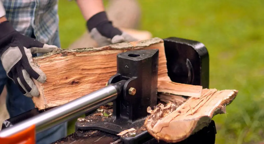 How do you use a log splitter for beginners