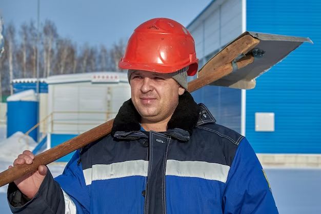 What should construction workers wear in winter