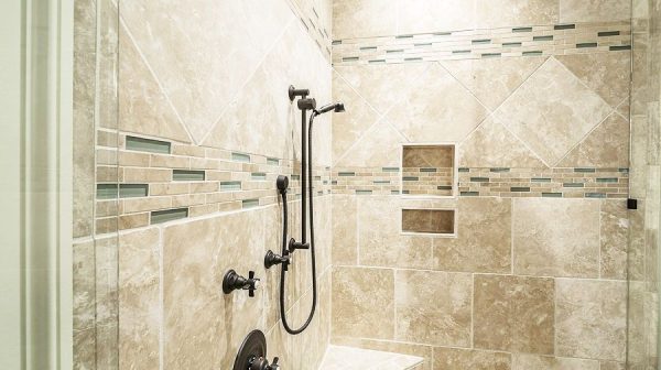 How big should a doorless walk-in shower be?