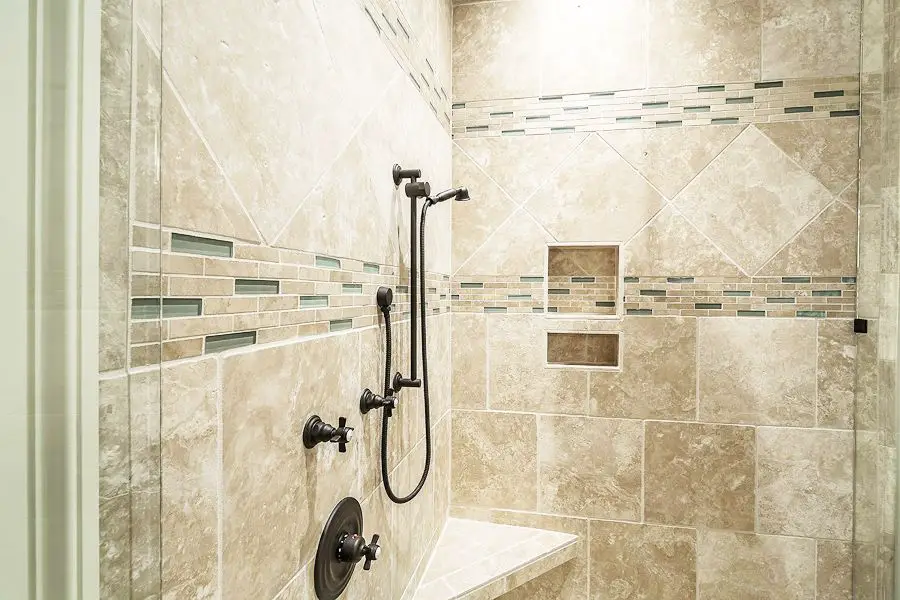 How big should a doorless walk-in shower be