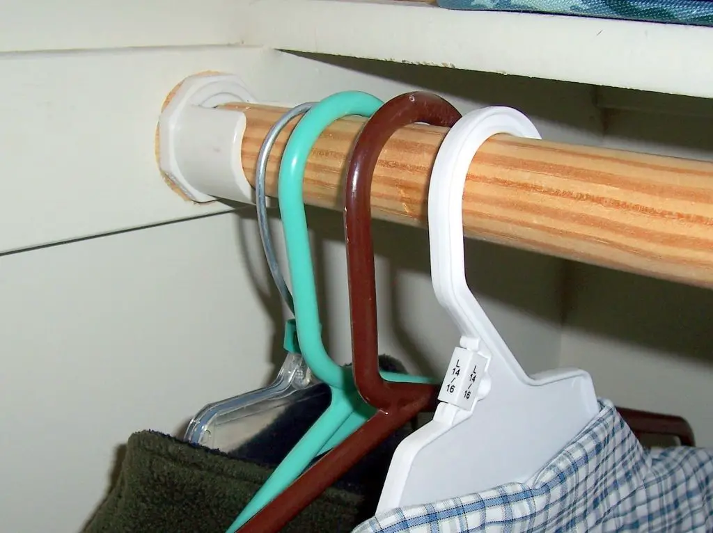 What size dowel is used for a closet rod