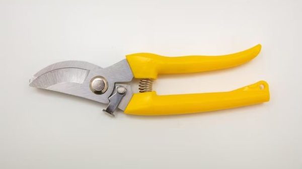 What shears are best for cutting metal roofing?