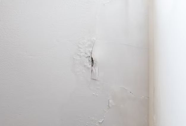 Is it normal for drywall to crack in corners