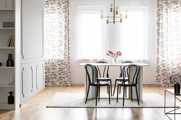 Can you put drapes in dining room