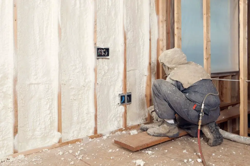 Is spray foam insulation more expensive than fiberglass