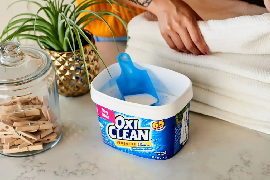 Can you use OxiClean on a wool rug