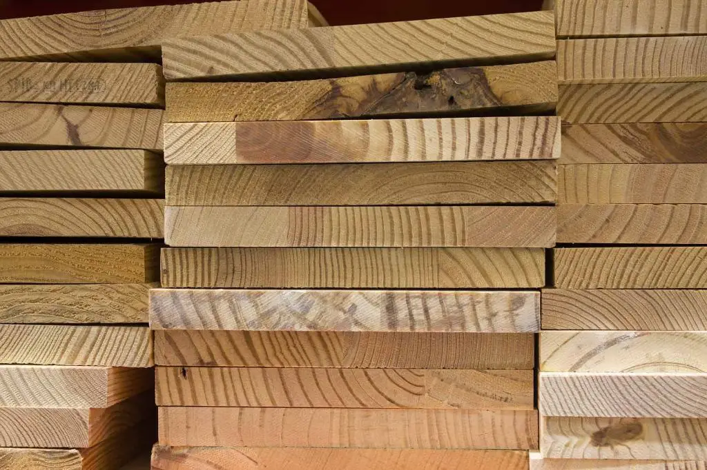 Is it cheaper to buy lumber at a lumber yard or at Lowes