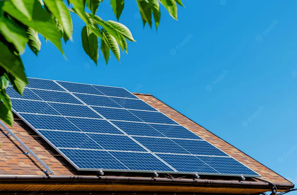 What can a 100 watt solar panel power