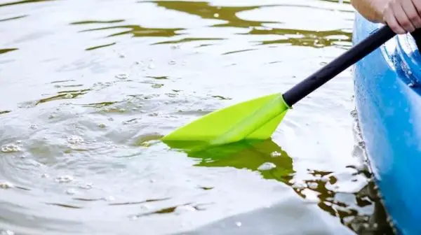 Can you wax a boat by hand?