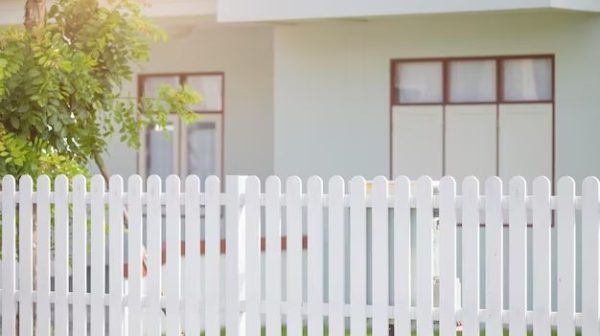 What is the best fence for front of the house?