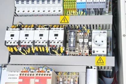 What is the OSHA standard for labeling electrical panels