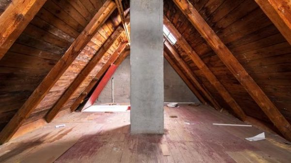 Should attic hatch be insulated?