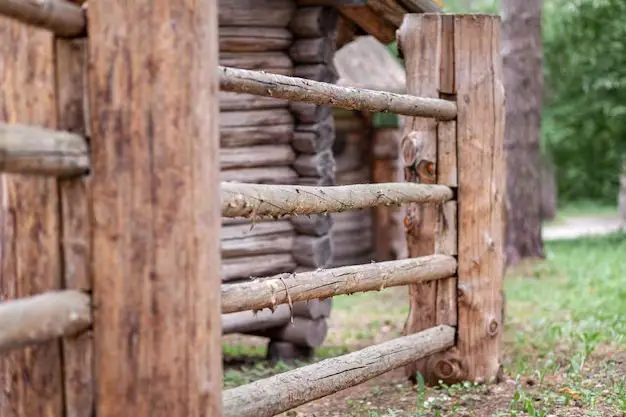 How far apart do you put 4x4 fence post