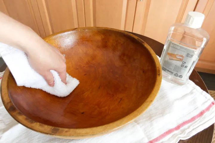 Can you use mineral oil on wooden bowls