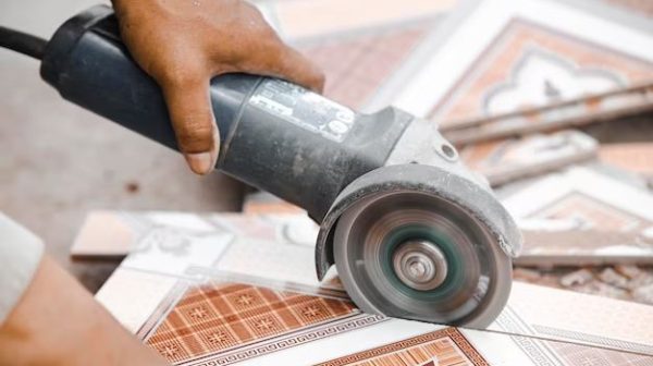 What is the best way to cut big tiles?