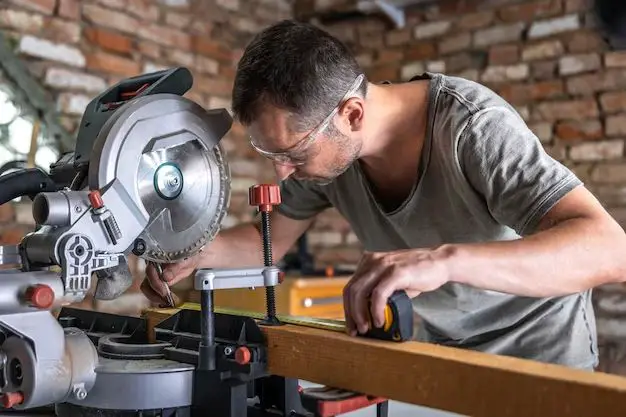 Can you mitre with a circular saw