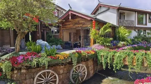 What do you put in a flower bed in front of your house?