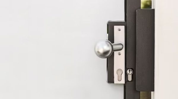 How do you lock an apartment door from the outside without a key?