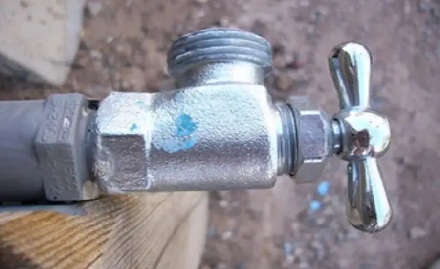 What is the difference between frost free and standard spigot