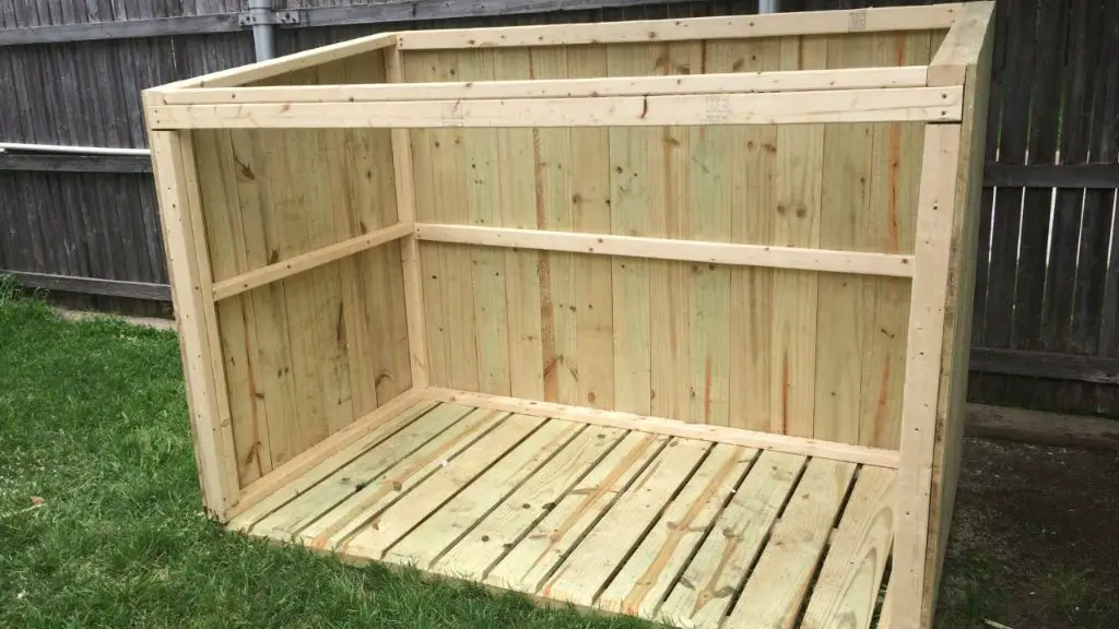 How to build an enclosure for trash cans