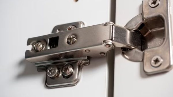 What are European style cabinet hinges?